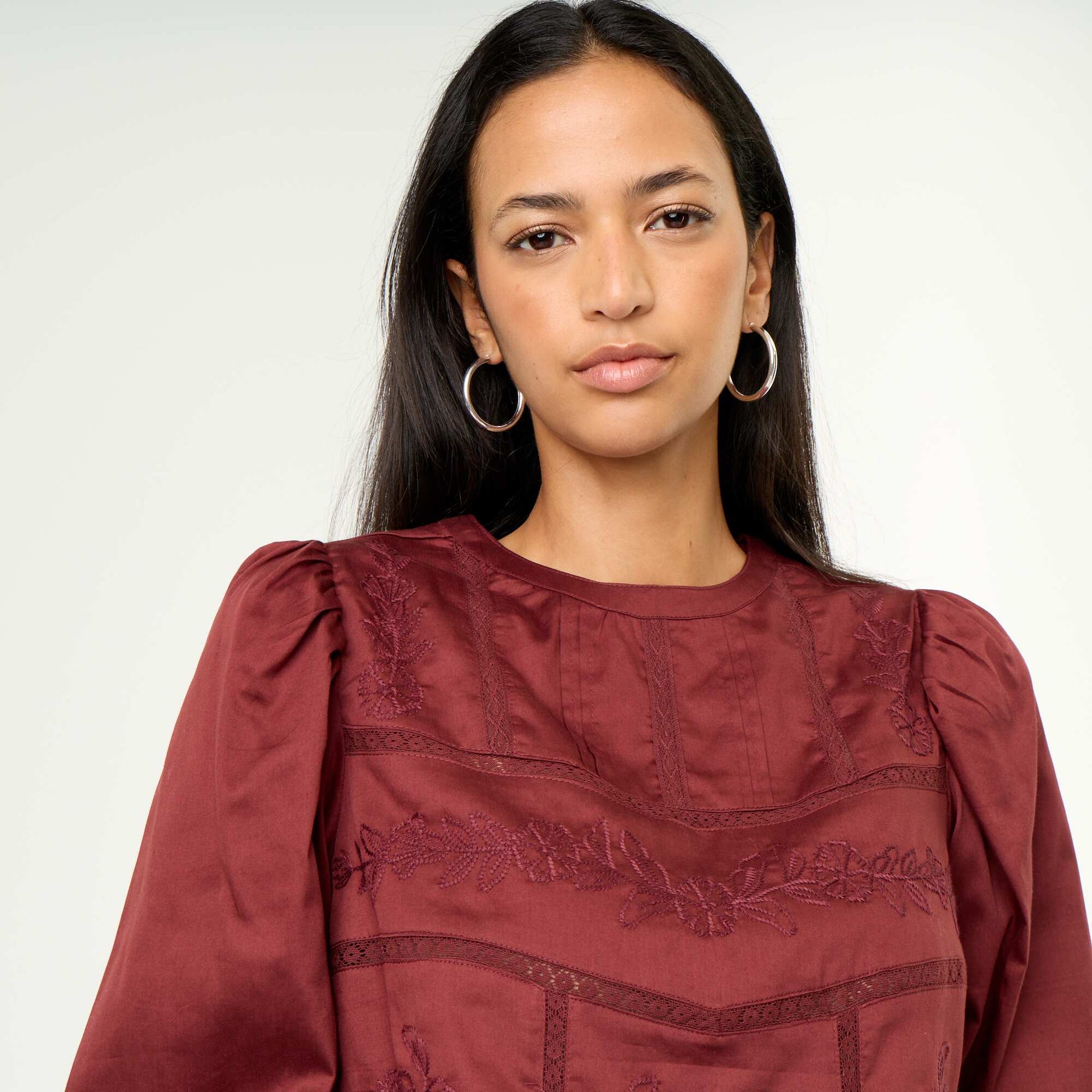 Long-sleeved blouse with embroidery RED