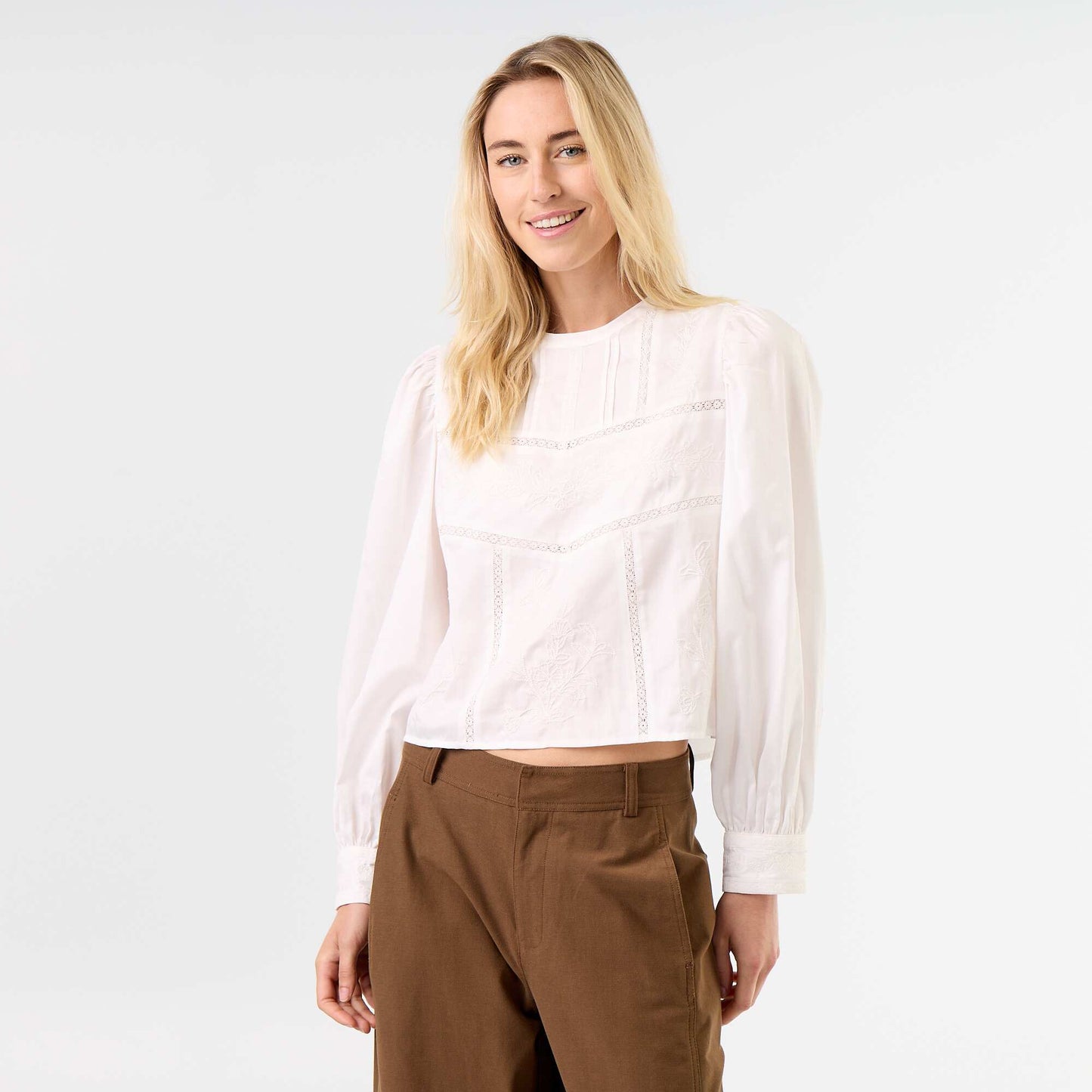 Long-sleeved blouse with embroidery WHITE