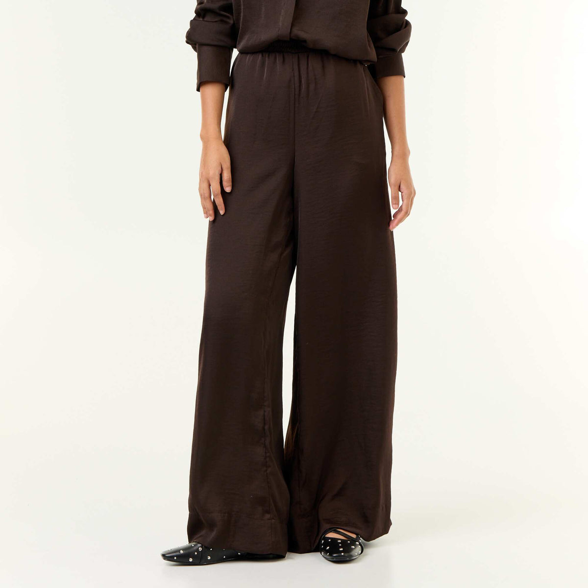 Satin-effect wide-leg trousers BROWN