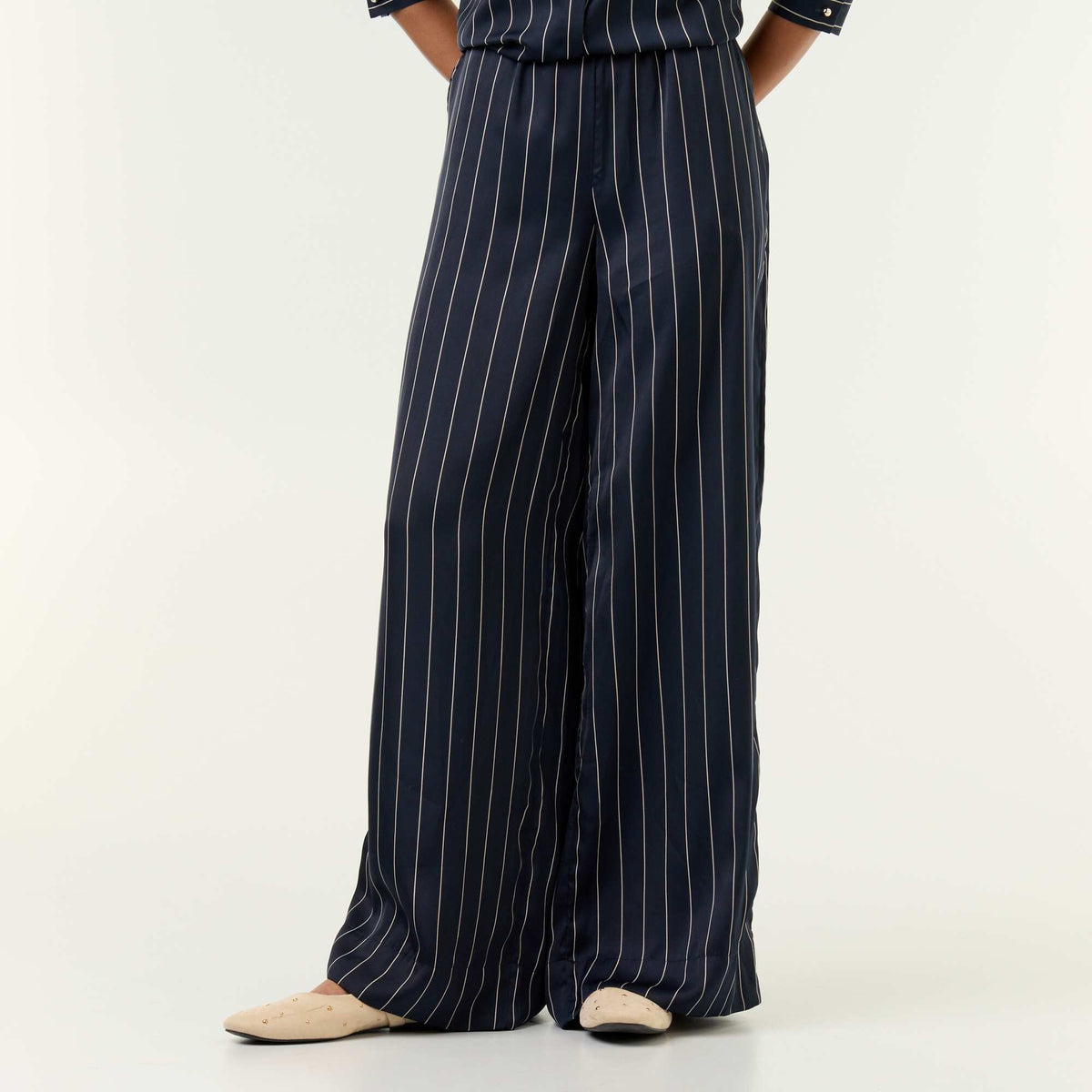Satin-effect wide-leg trousers BLACK