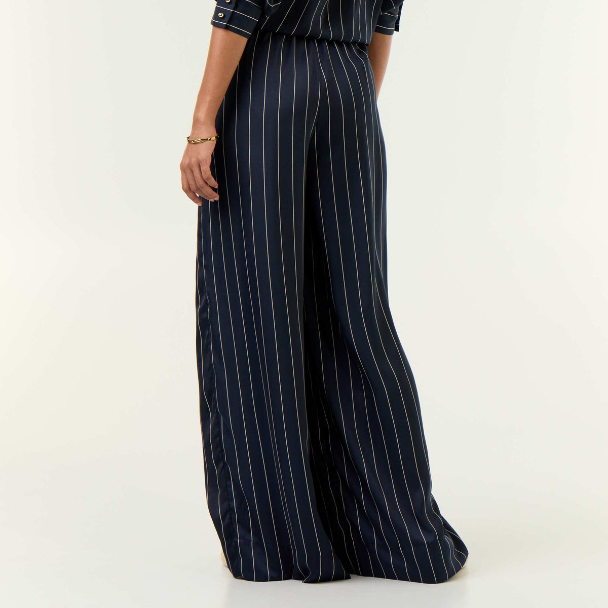 Satin-effect wide-leg trousers BLACK