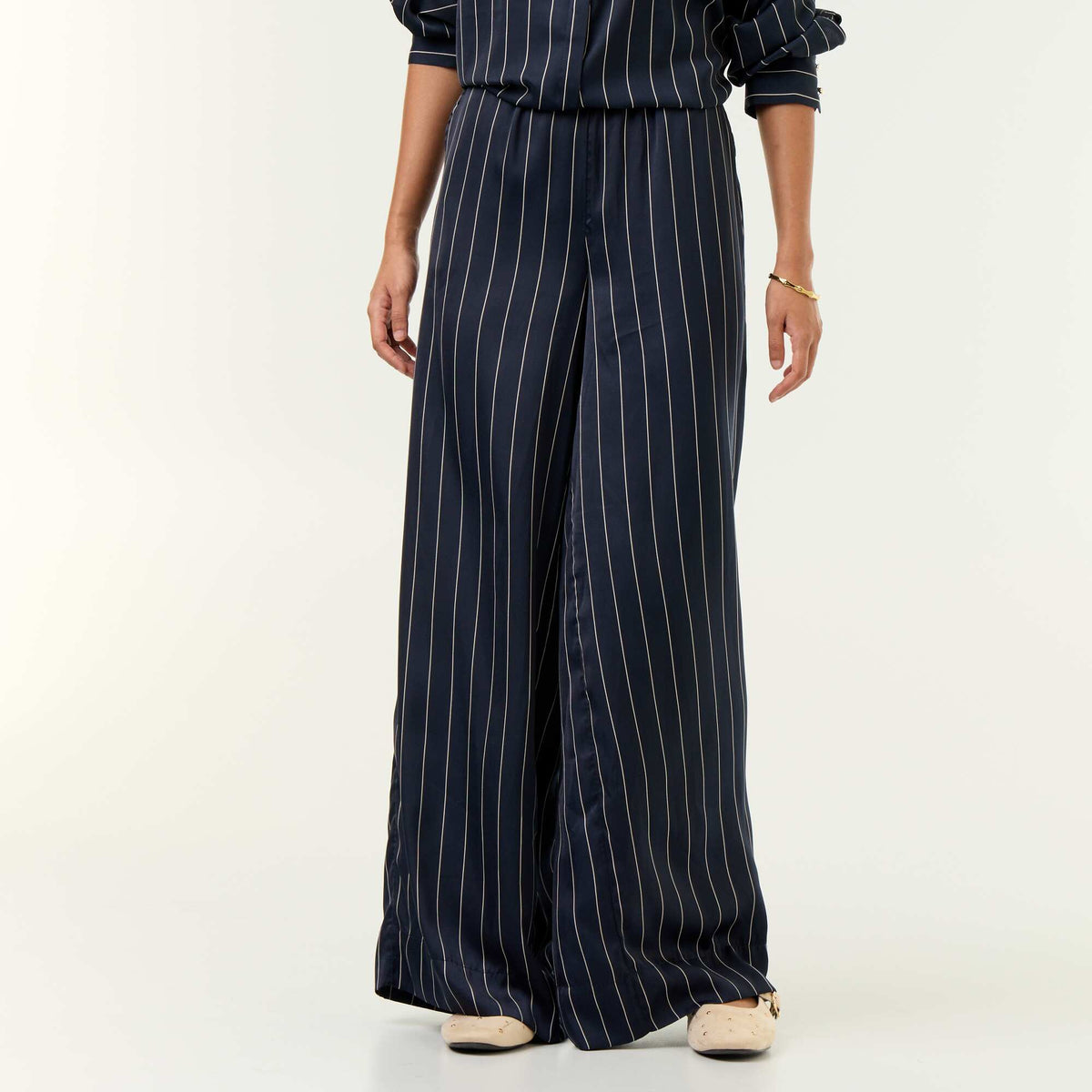 Satin-effect wide-leg trousers BLACK
