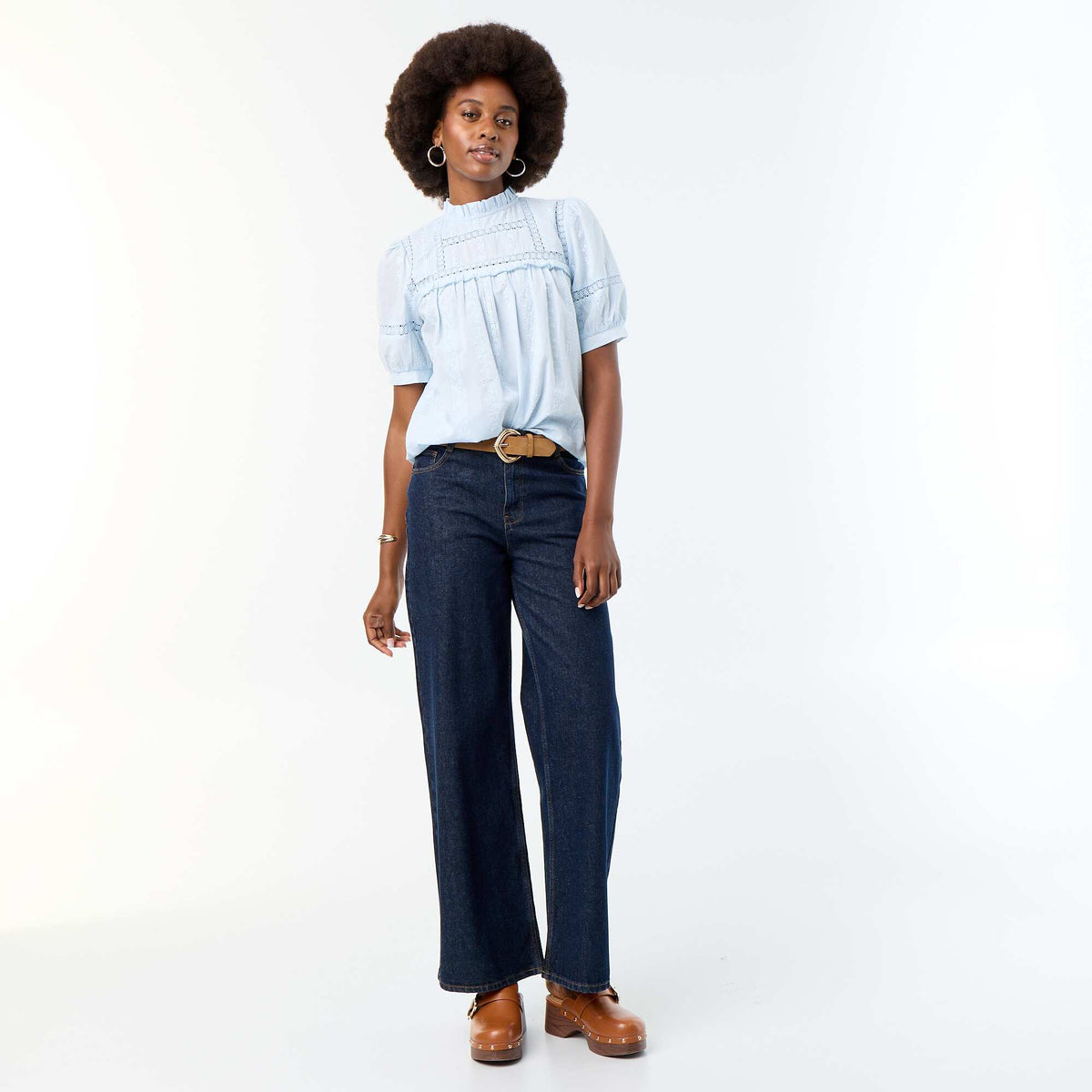 Short-sleeved blouse with embroidery BLUE