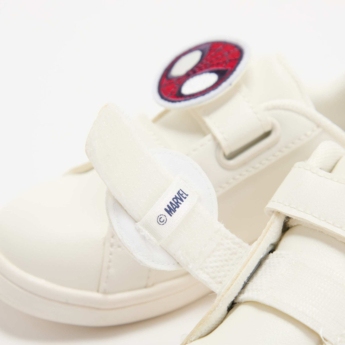 Marvel - Kitchoun Shoe Badges RED