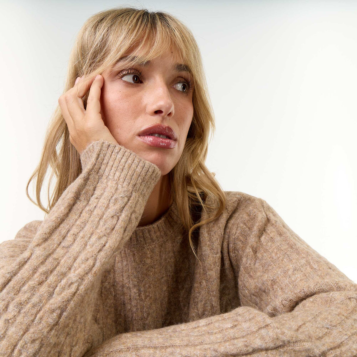 Cable Knit Round Neck Sweater BEIGE